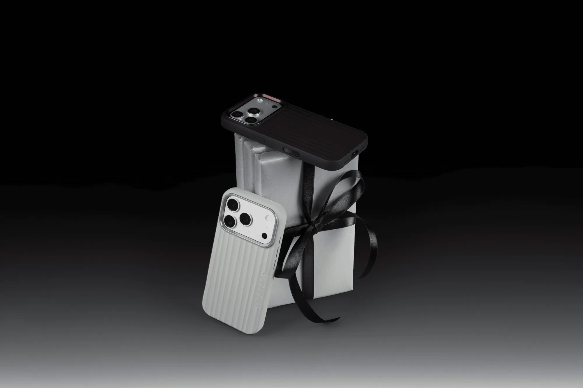 Nudient Bold phone case close-up detail